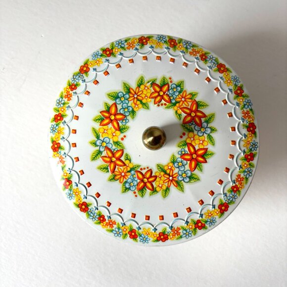 Colorful Embossed Floral Biscuit Cookie Trinket Tin Lid Pedestal Litho England - Picture 4 of 7
